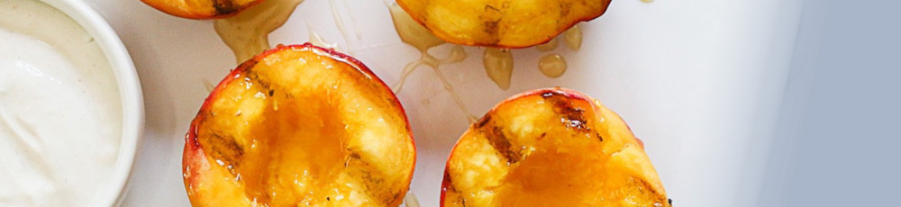 Grilled Peaches with Honey and Yogurt